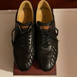 Men gently used dress casual sport shoes